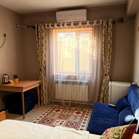 Salamat Hotel Bishkek Bagian luar foto