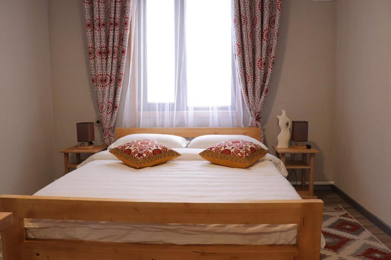 Salamat Hotel Bishkek Bagian luar foto