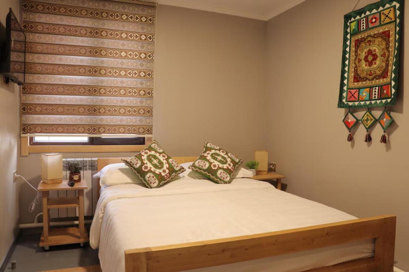 Salamat Hotel Bishkek Bagian luar foto