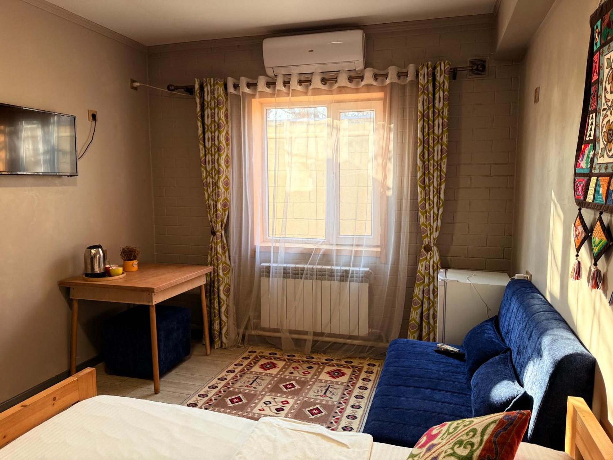 Salamat Hotel Bishkek Bagian luar foto