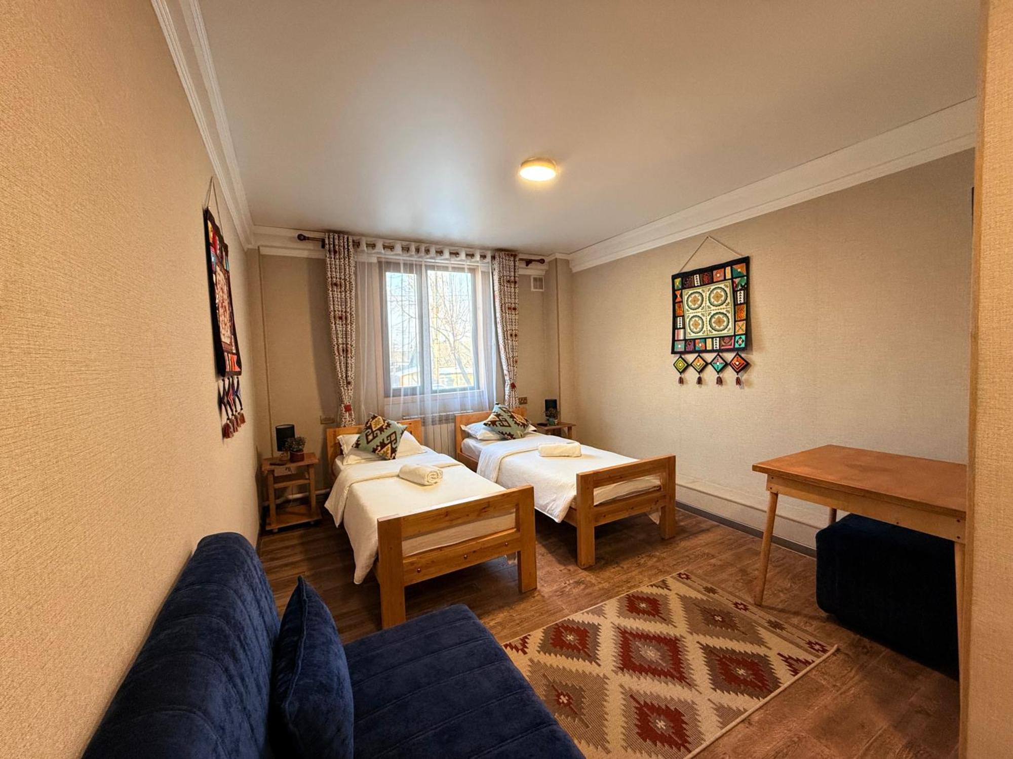 Salamat Hotel Bishkek Bagian luar foto