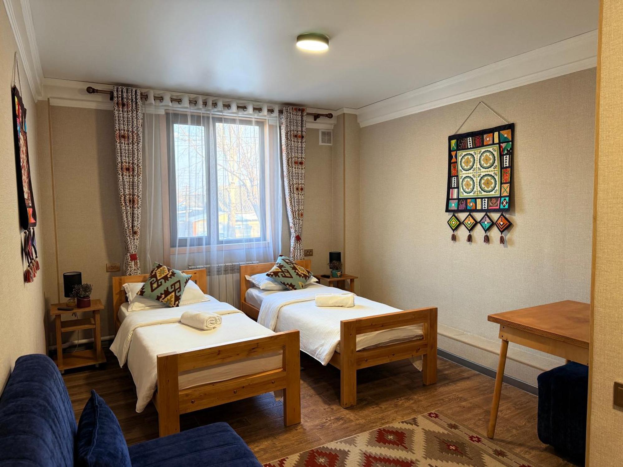 Salamat Hotel Bishkek Bagian luar foto
