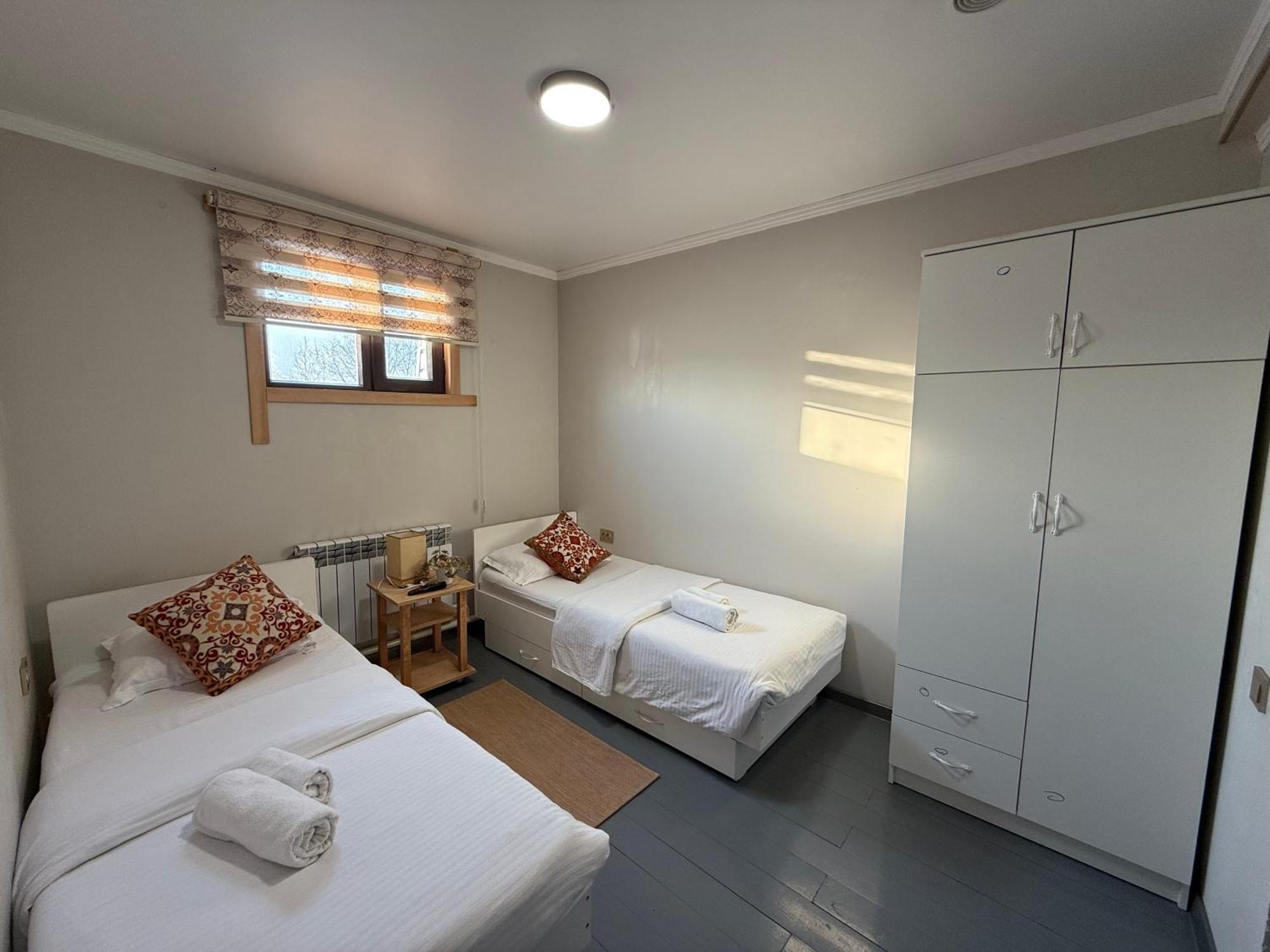Salamat Hotel Bishkek Bagian luar foto
