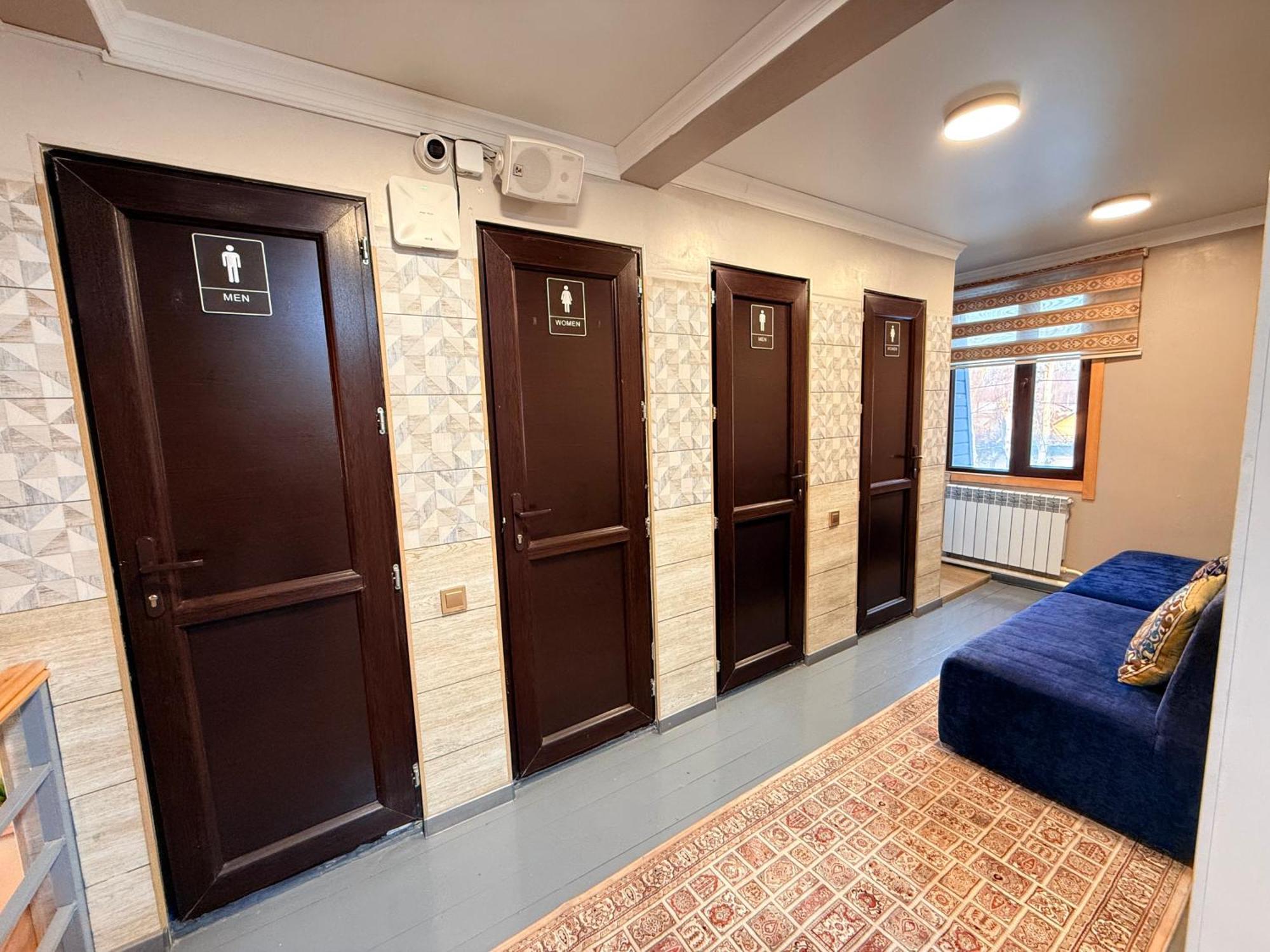 Salamat Hotel Bishkek Bagian luar foto